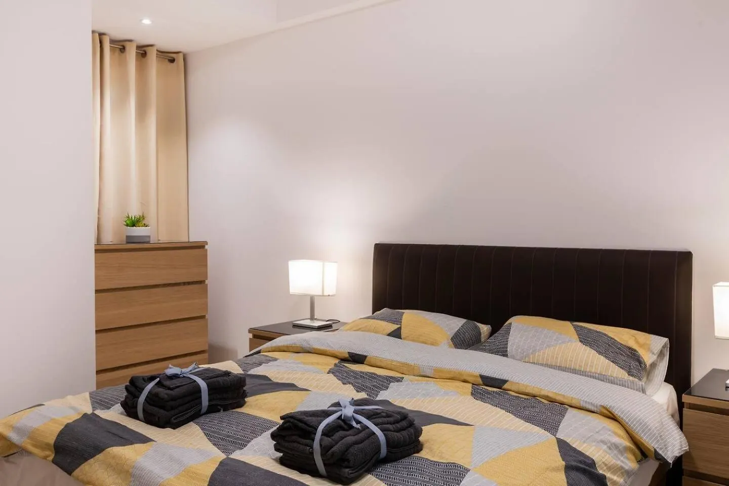 Beautiful Modern Central 2Br Apt Ta Xbiex 0*,  Malta